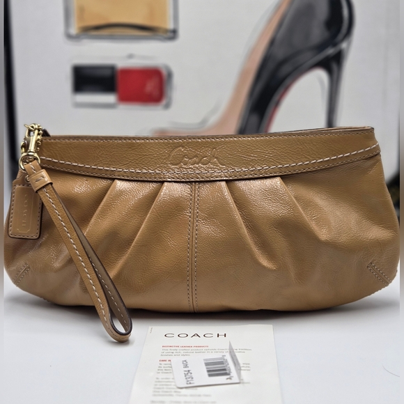 Coach Large Clutch / Wristlet - Picture 1 of 6